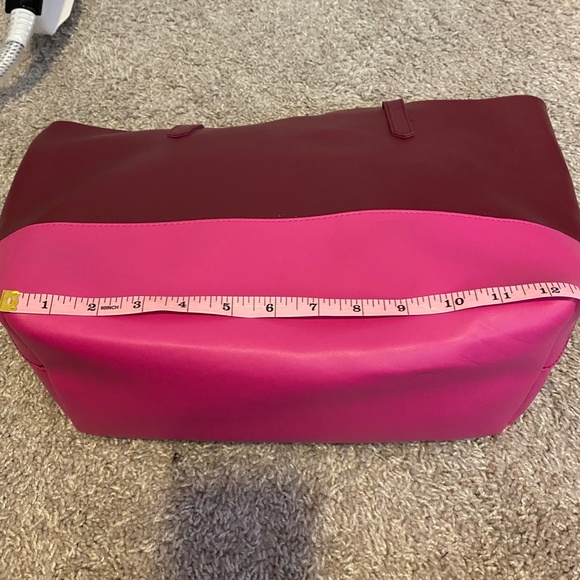 Handbags - Picture 12 of 14